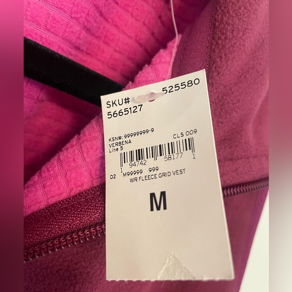 NWT Lands’ End Pnk Grid Fleece Vest - Picture 6 of 10